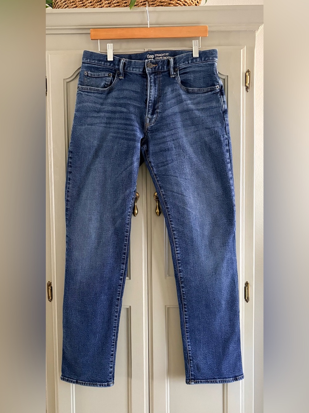 GAP Straight Fit Men’s Jeans | Medium Indigo Wash| Size  32 waist 32 inseam